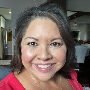 Meet your Posher, Kindra